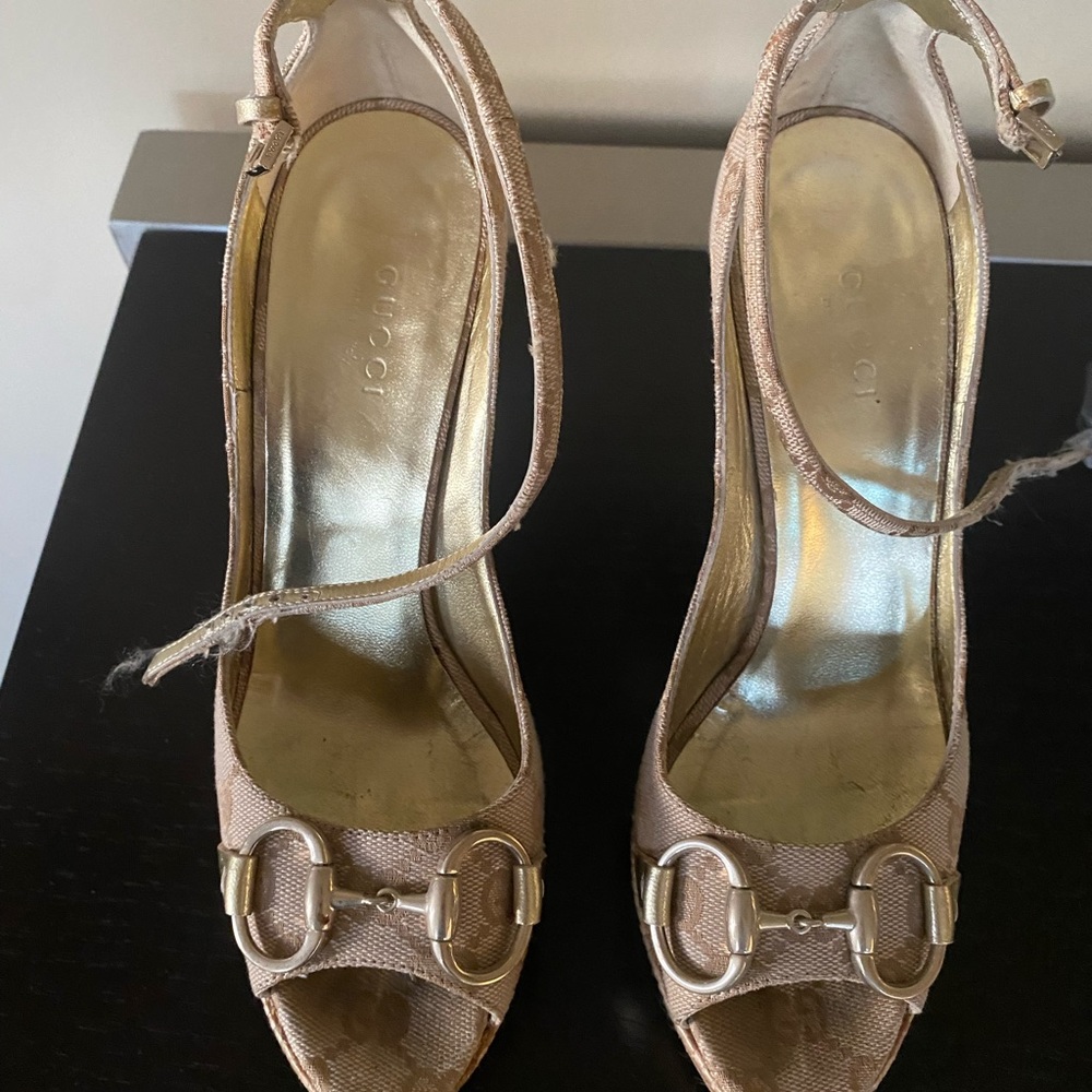 Gucci Beige GG Canvas Horsebit Open Toe Ankle Strap Platform Wedges Pump